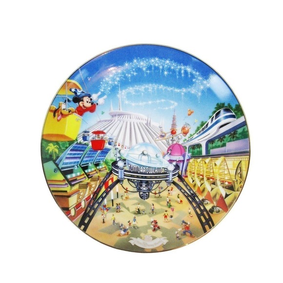 Walt Disney World 25th Anniversary Collector’s Plate “Tomorrowland” Fourth Issue - Picture 1 of 3